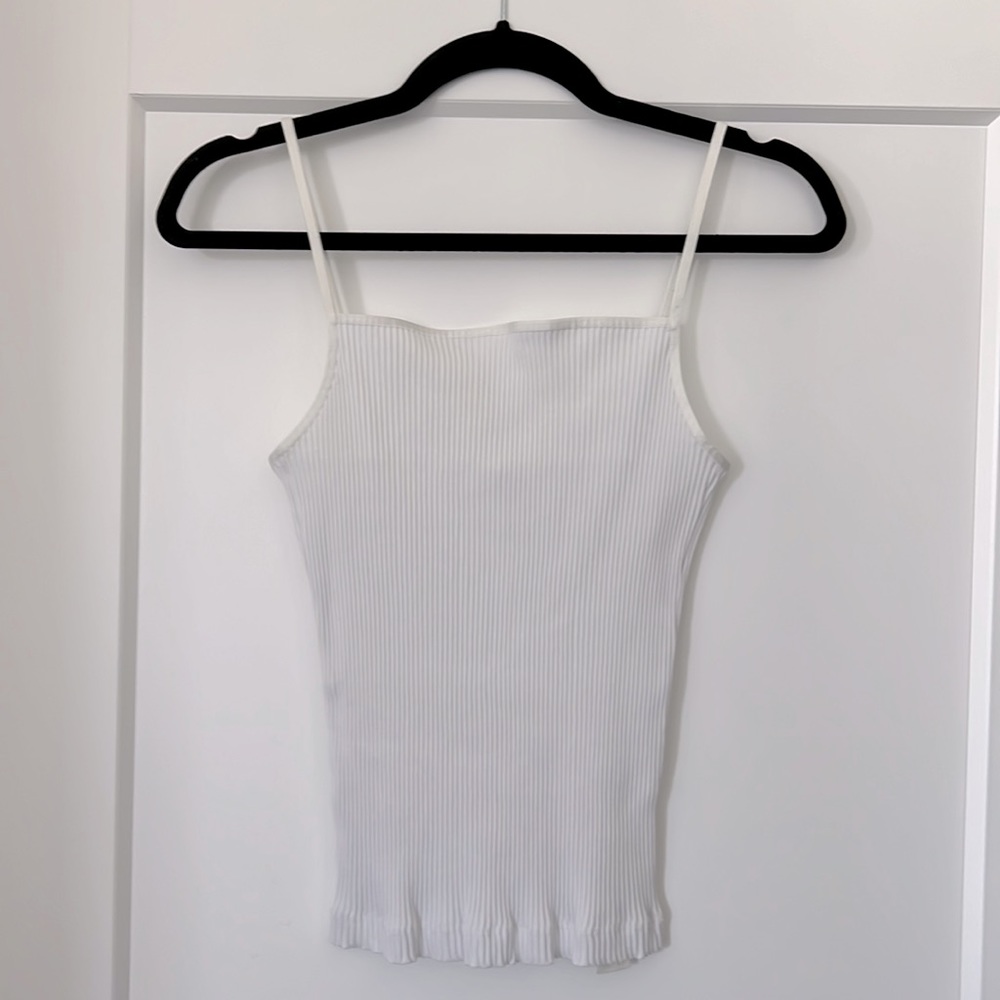 Wilfred (Aritzia) Sculpt Knit Ribbed White Stretch Tank M